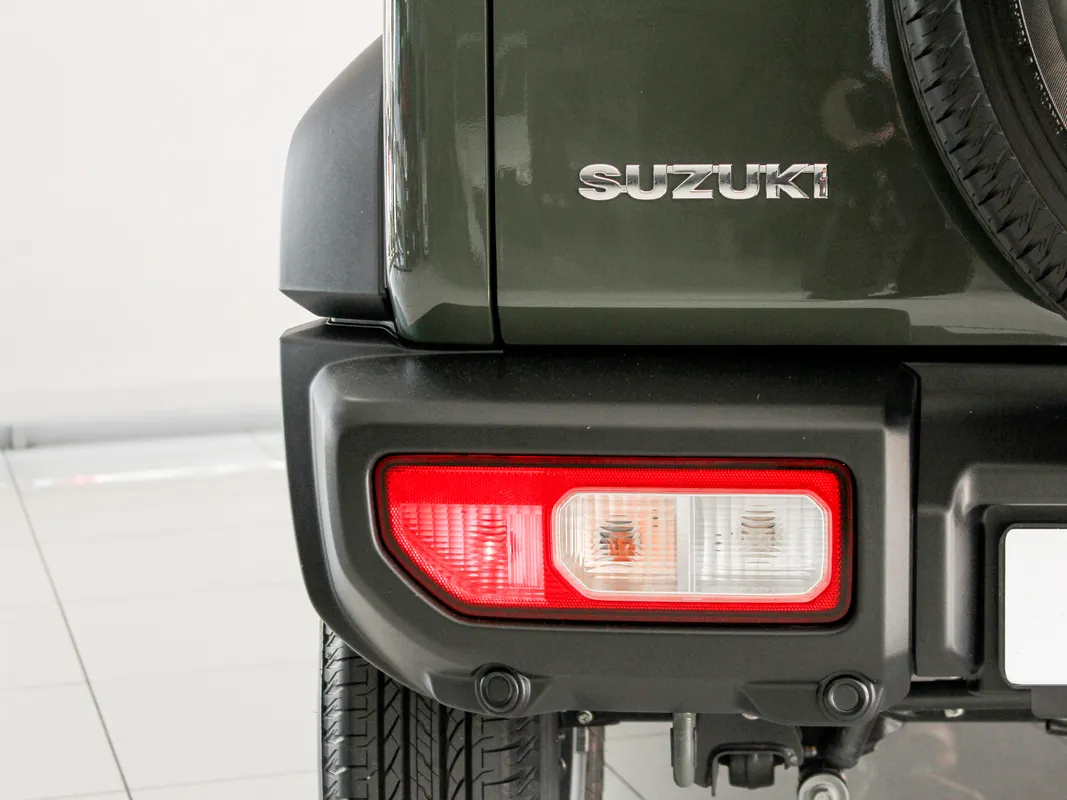 Suzuki Jimny 1.5 GLX Auto 5Dr - Image 4