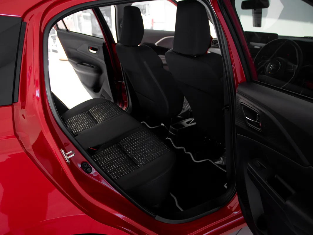 Suzuki Swift 1.2 GL+ CVT - Image 2