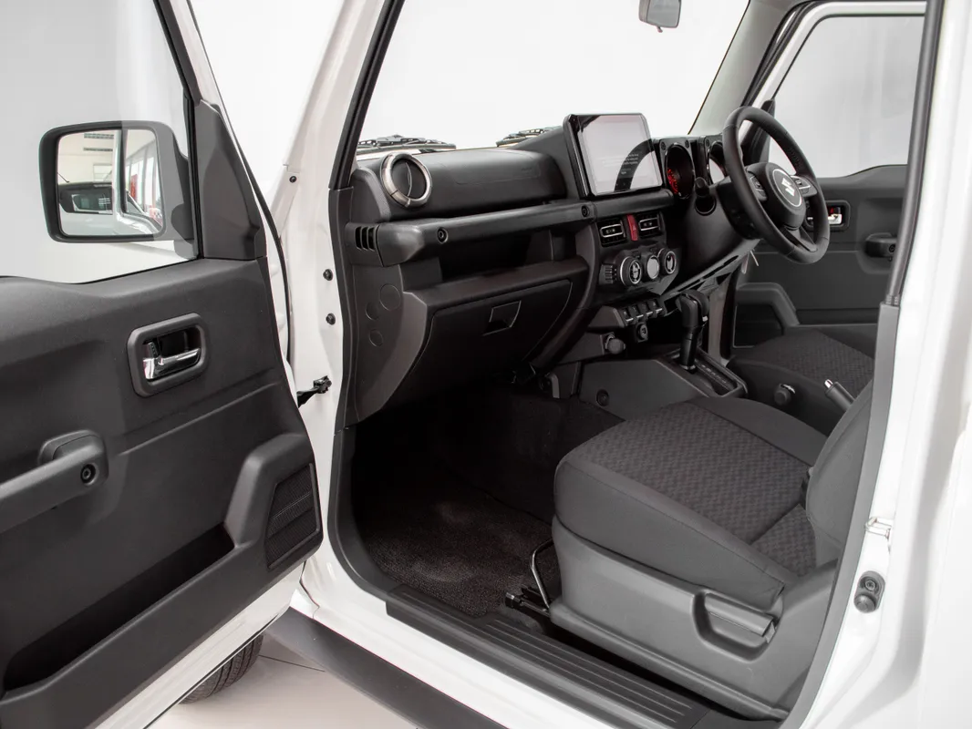 Suzuki Jimny 1.5 GLX 5Dr - Image 11