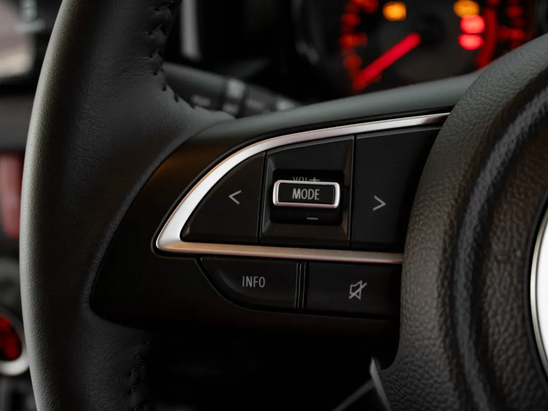 Suzuki Jimny 1.5 GLX 5Dr - Image 14