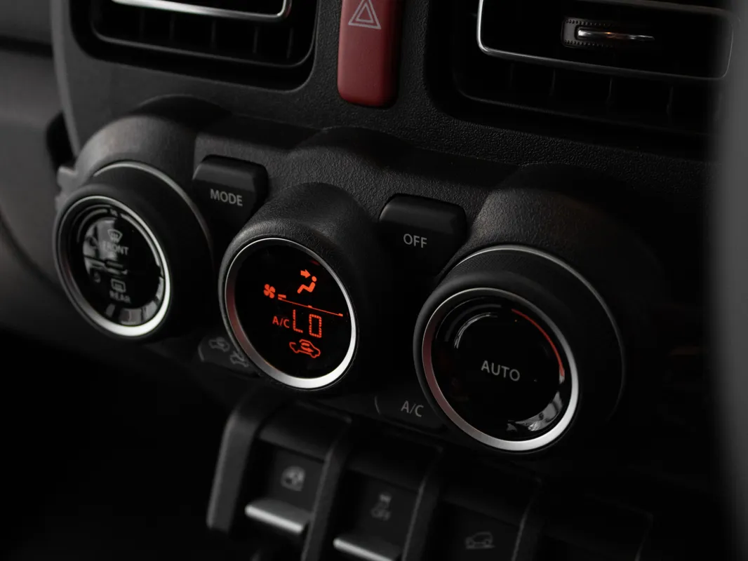 Suzuki Jimny 1.5 GLX Auto 5Dr - Image 11