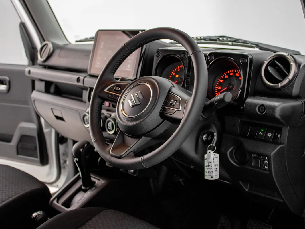 Suzuki Jimny 1.5 GLX Auto 5Dr - Image 9