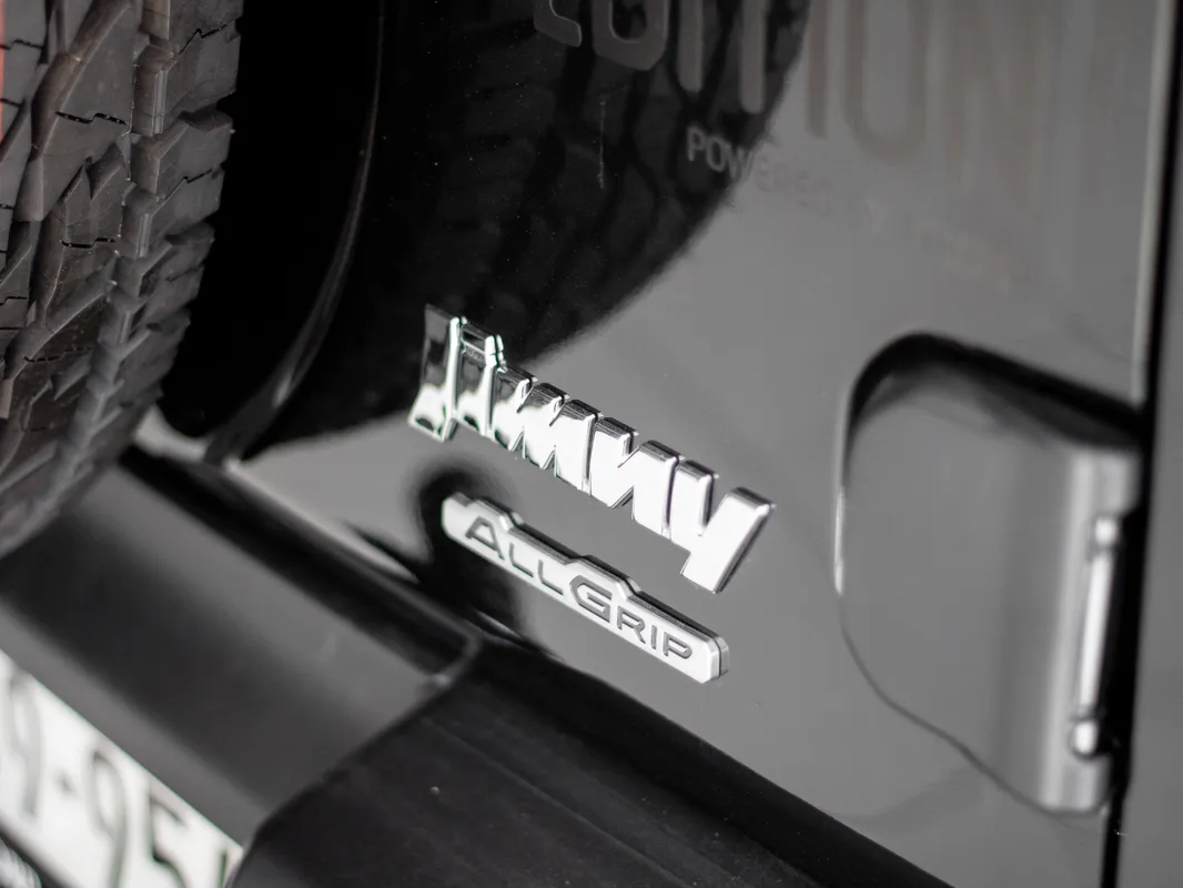 Suzuki Jimny 1.5 GLX Auto 5Dr - Image 9