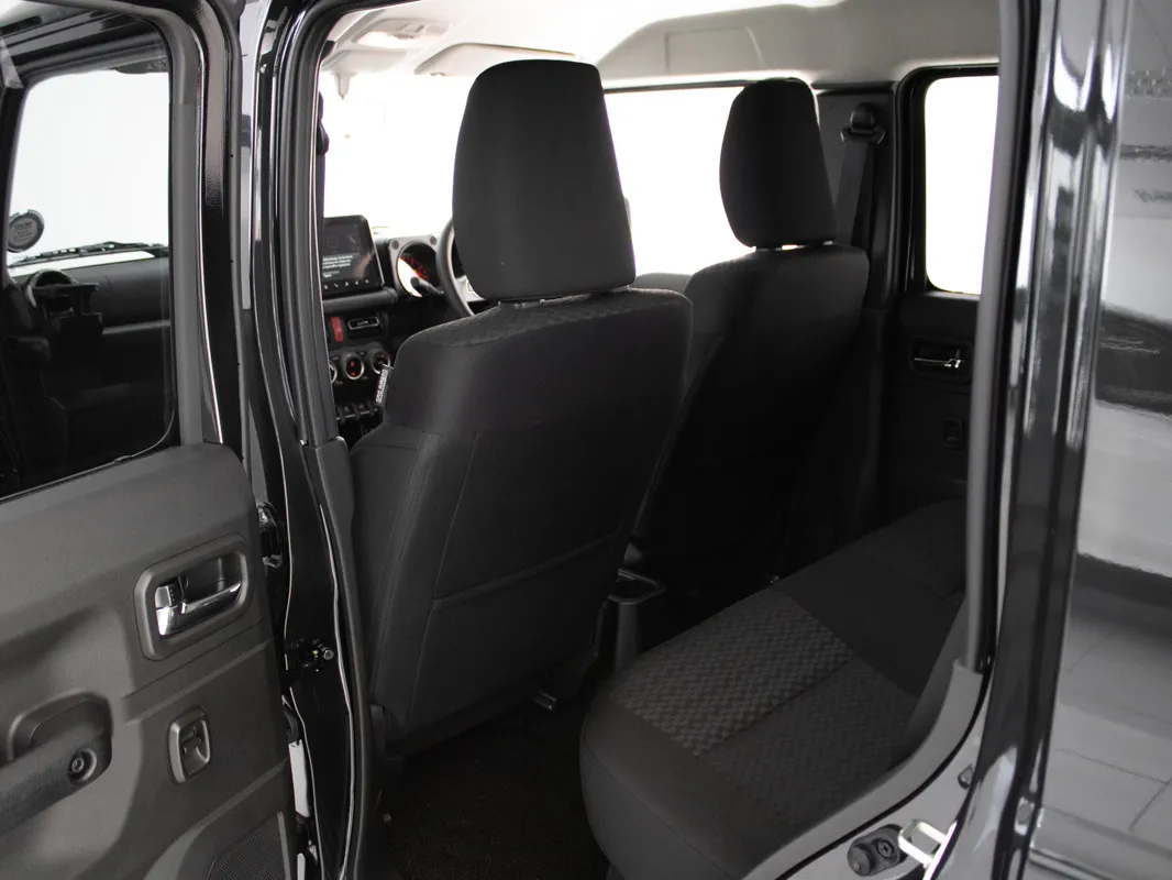 Suzuki Jimny 1.5 GLX Auto 5Dr - Image 10