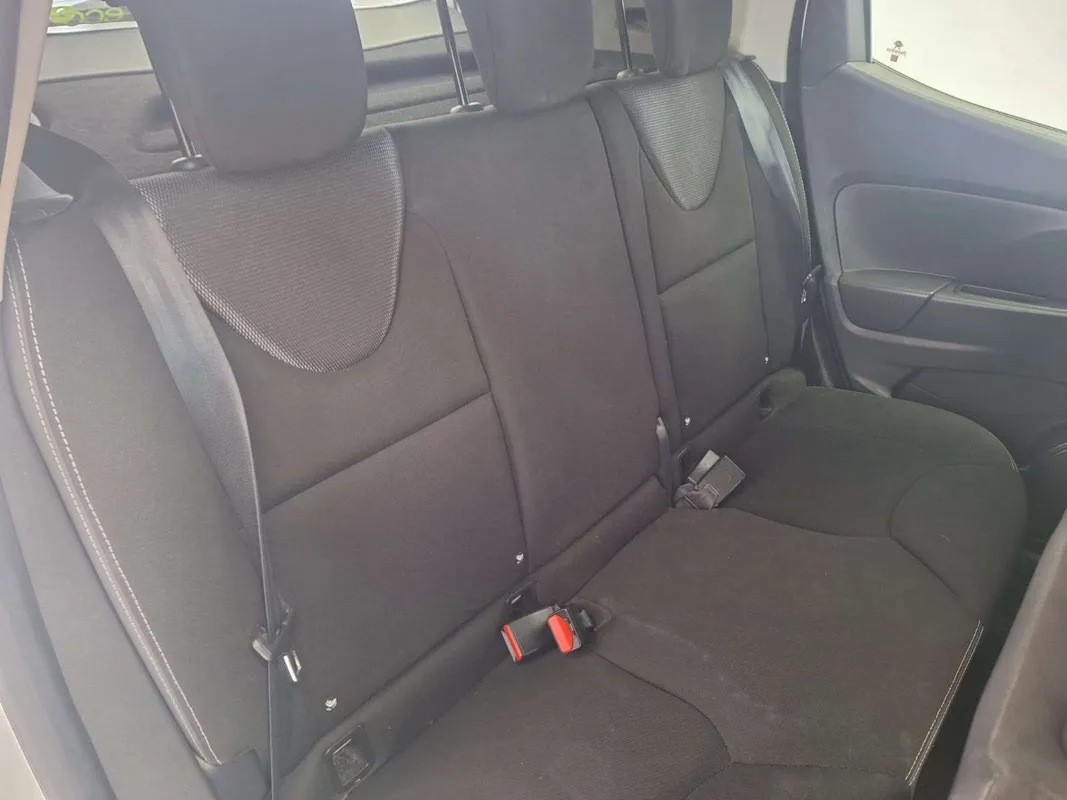 Renault Clio 66kW turbo Expression - Image 8