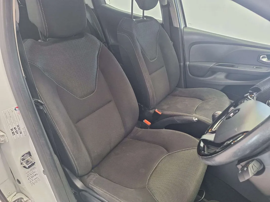 Renault Clio 66kW turbo Expression - Image 9