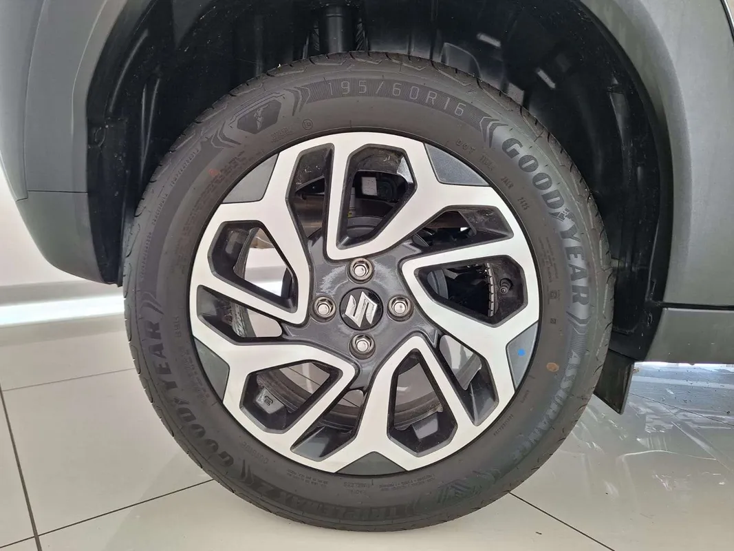 Suzuki Fronx 1.5 GLX 5MT - Image 7