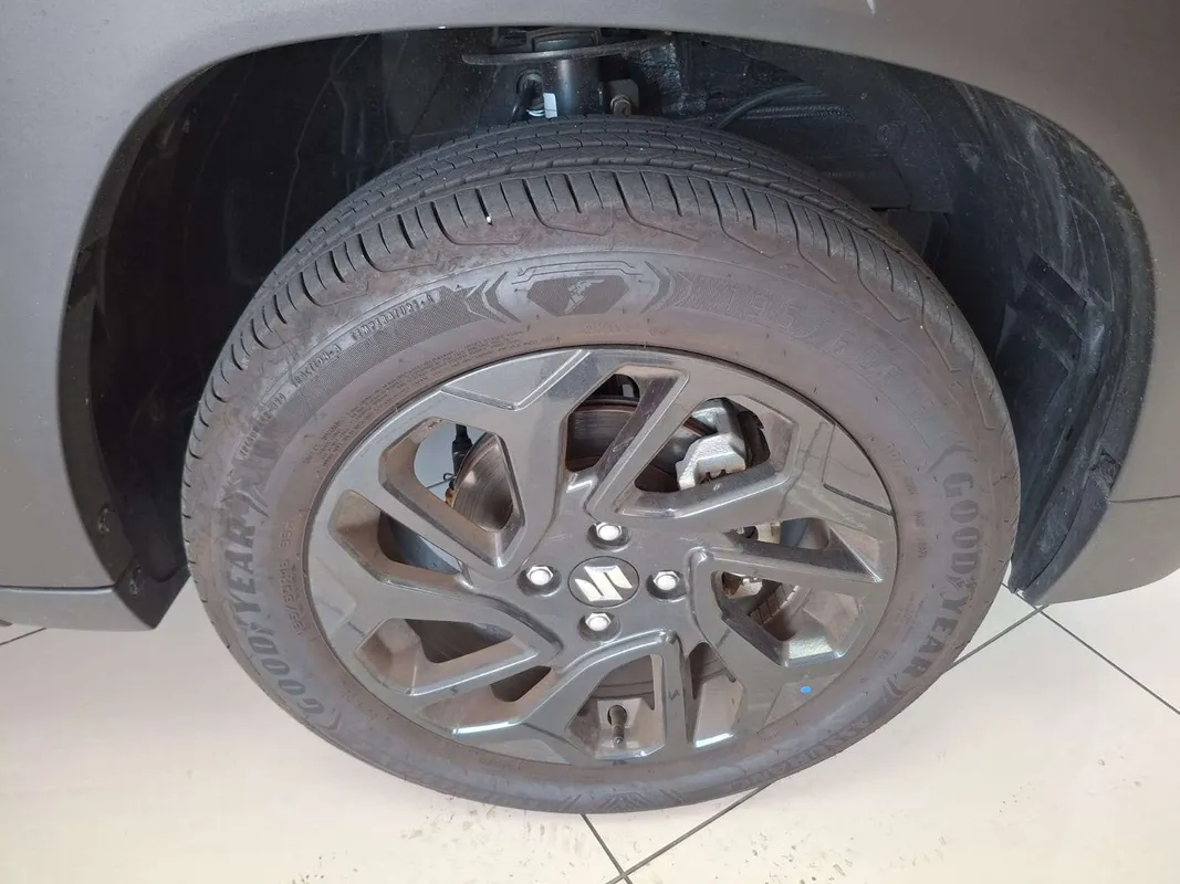 Suzuki Fronx 1.5 GL 5MT - Image 10