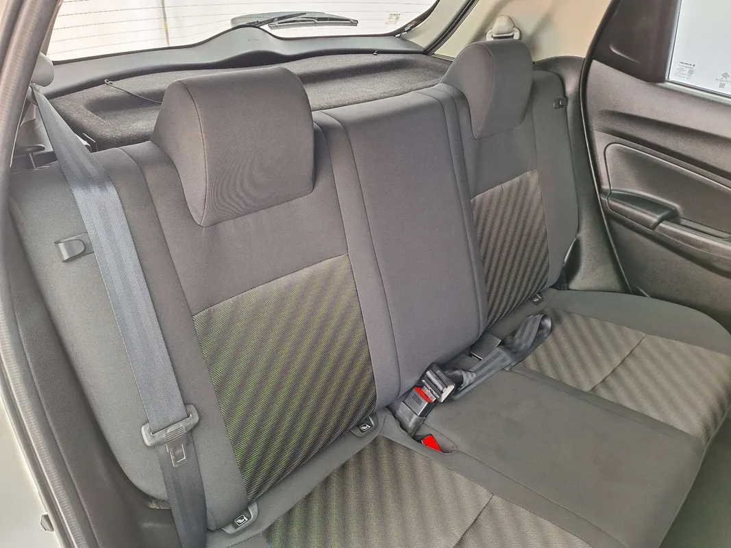 Suzuki Swift 1.2 GL - Image 7