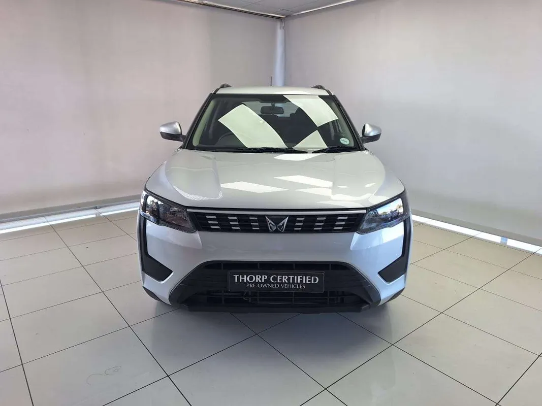 Mahindra XUV300 W6 Diesel - Image 3