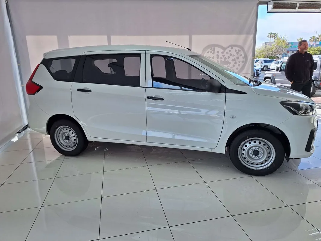 Suzuki Ertiga 1.5 GA MT - Image 2