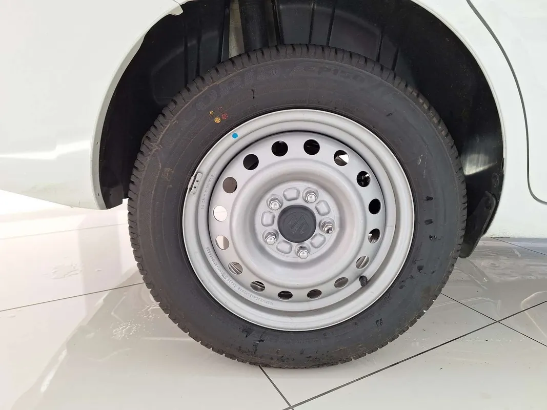 Suzuki Ertiga 1.5 GA MT - Image 7