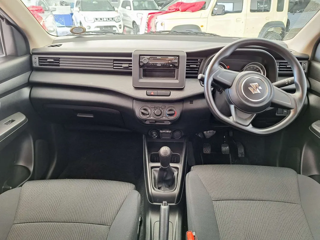 Suzuki Ertiga 1.5 GA MT - Image 10
