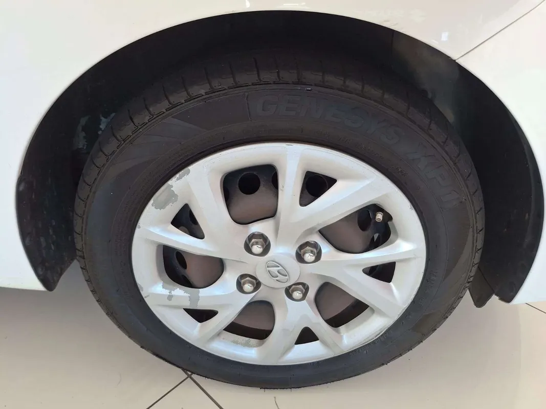 Hyundai Grand i10 1.0 Motion - Image 10