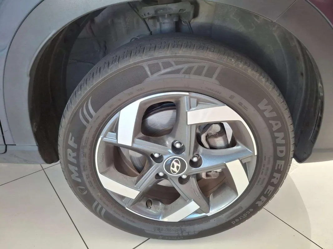 Hyundai Venue 1.0 TGDI Fluid M/T - Image 9