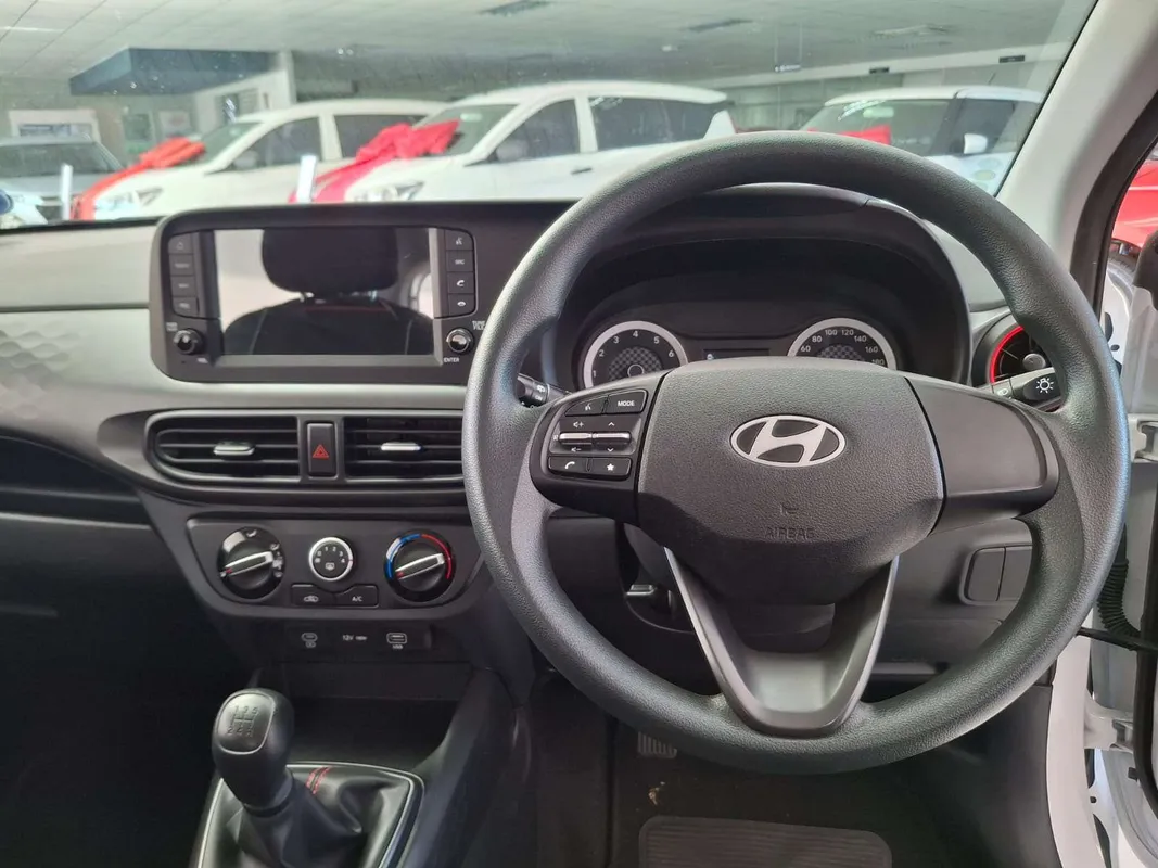 Hyundai Grand i10 1.0 Premium M/T - Image 10