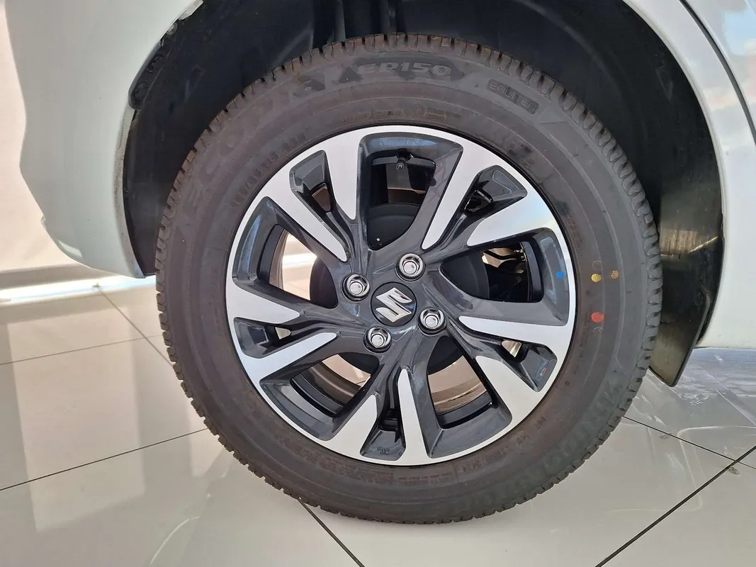 Suzuki Swift 1.2 GLX MT - Image 7