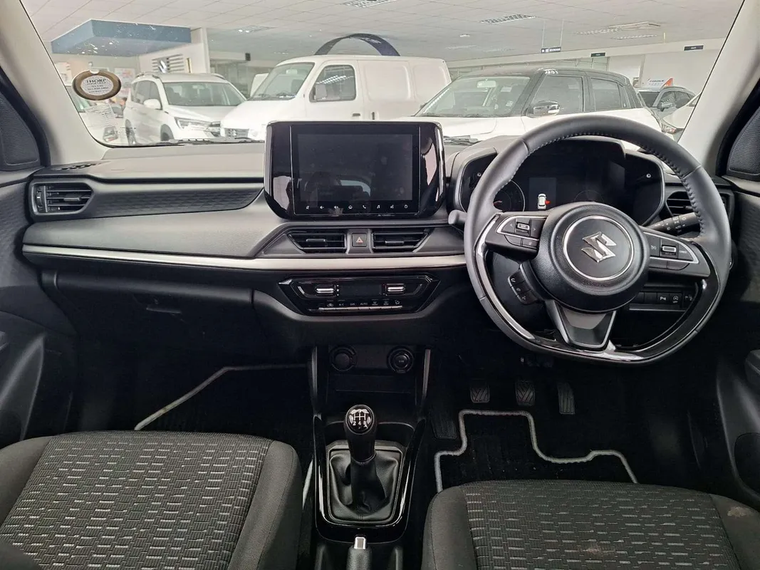 Suzuki Swift 1.2 GLX MT - Image 10