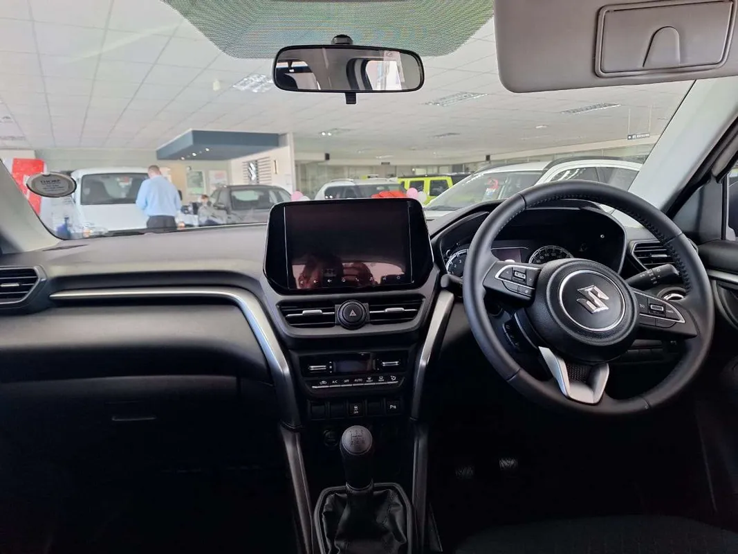 Suzuki Grand Vitara 1.5 GL - Image 10