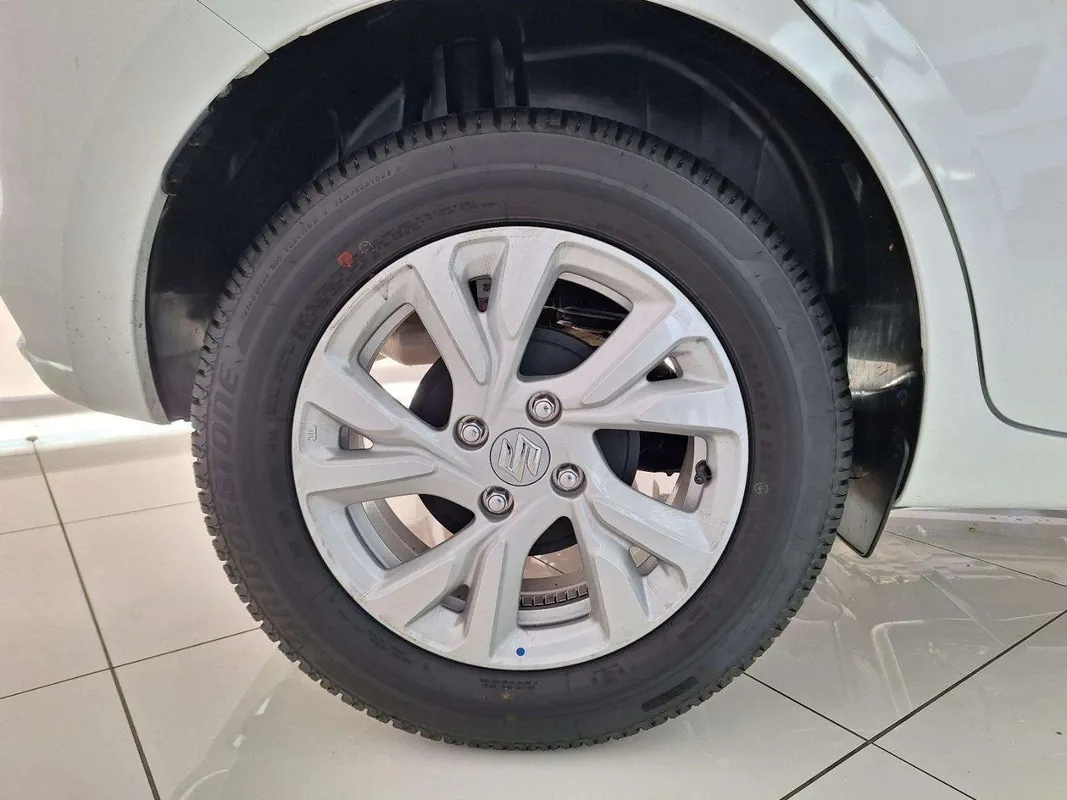 Suzuki Swift 1.2 GL+ MT - Image 7