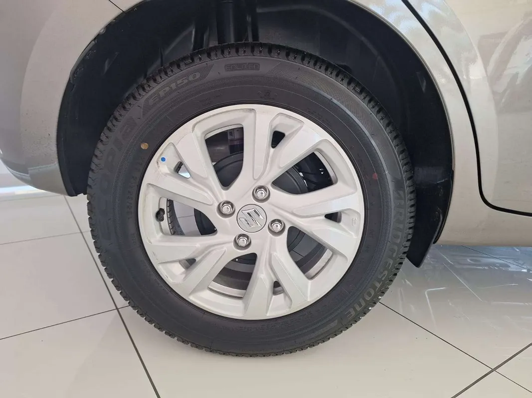 Suzuki Swift 1.2 GL+ CVT - Image 4