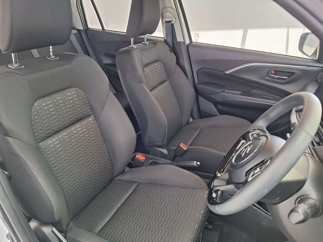 Suzuki Swift 1.2 GLX MT - Image 9