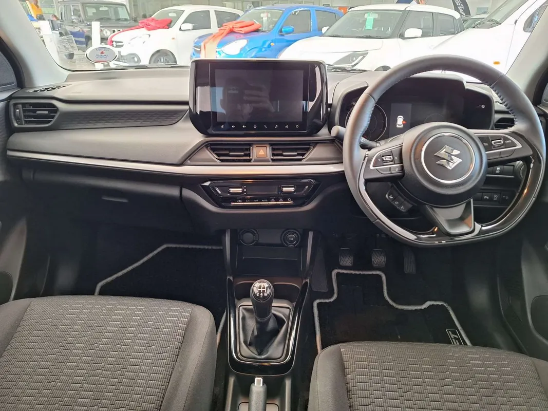 Suzuki Swift 1.2 GLX MT - Image 10