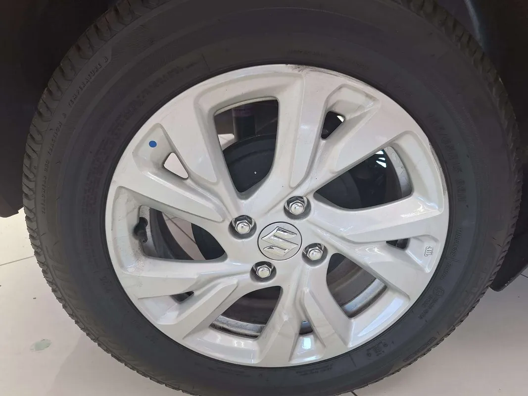 Suzuki Swift 1.2 GL+ CVT - Image 7