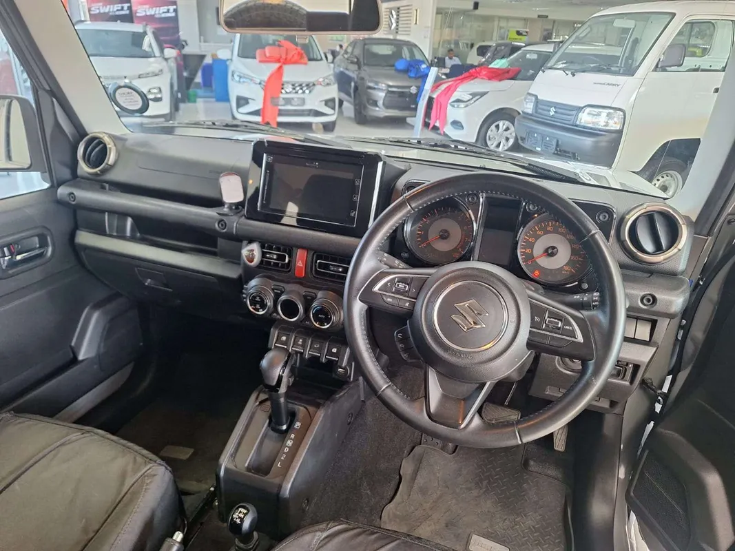 Suzuki Jimny 1.5 GLX Auto - Image 10