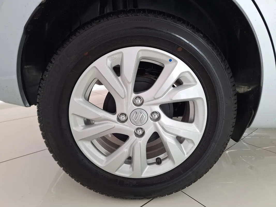 Suzuki Swift 1.2 GL+ MT - Image 7