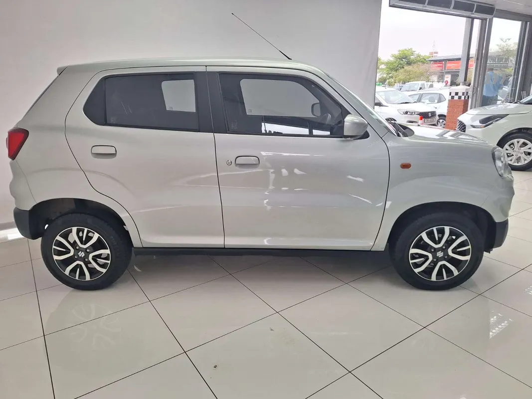 Suzuki S-Presso 1.0 GL+ AMT - Image 2