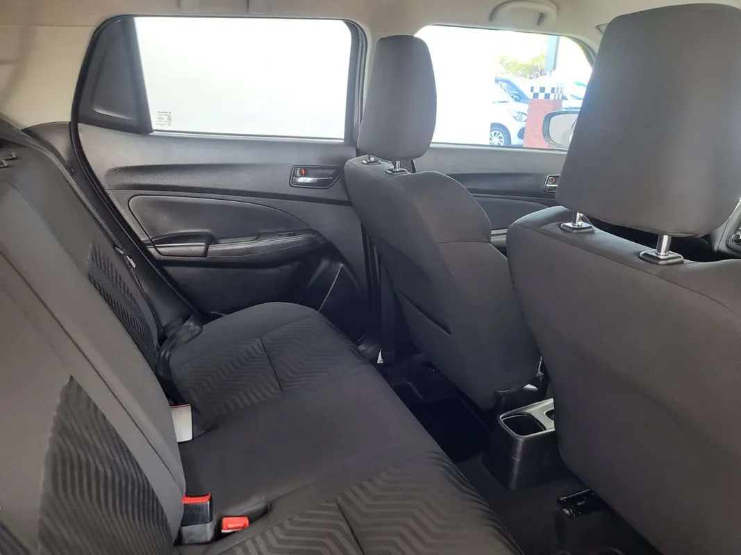 Suzuki Swift 1.2 GL - Image 6