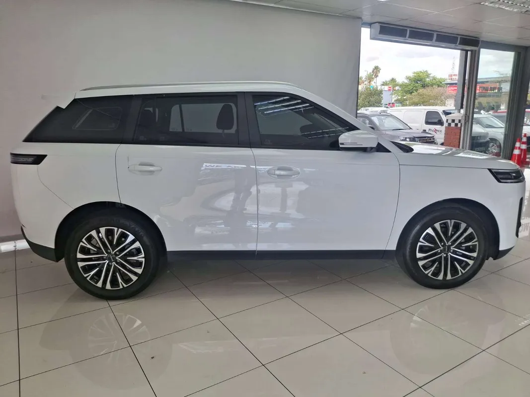 JAECOO J5 1.5T Glacier - Image 2