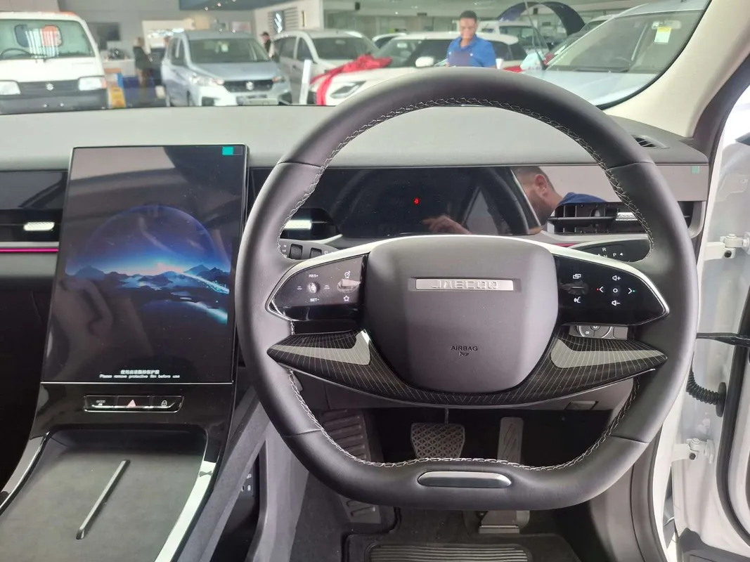 JAECOO J5 1.5T Glacier - Image 10