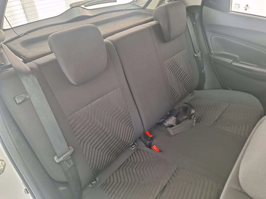 Suzuki Swift 1.2 GL AMT - Image 9