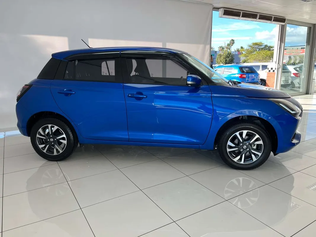 Suzuki Swift 1.2 GLX MT - Image 2