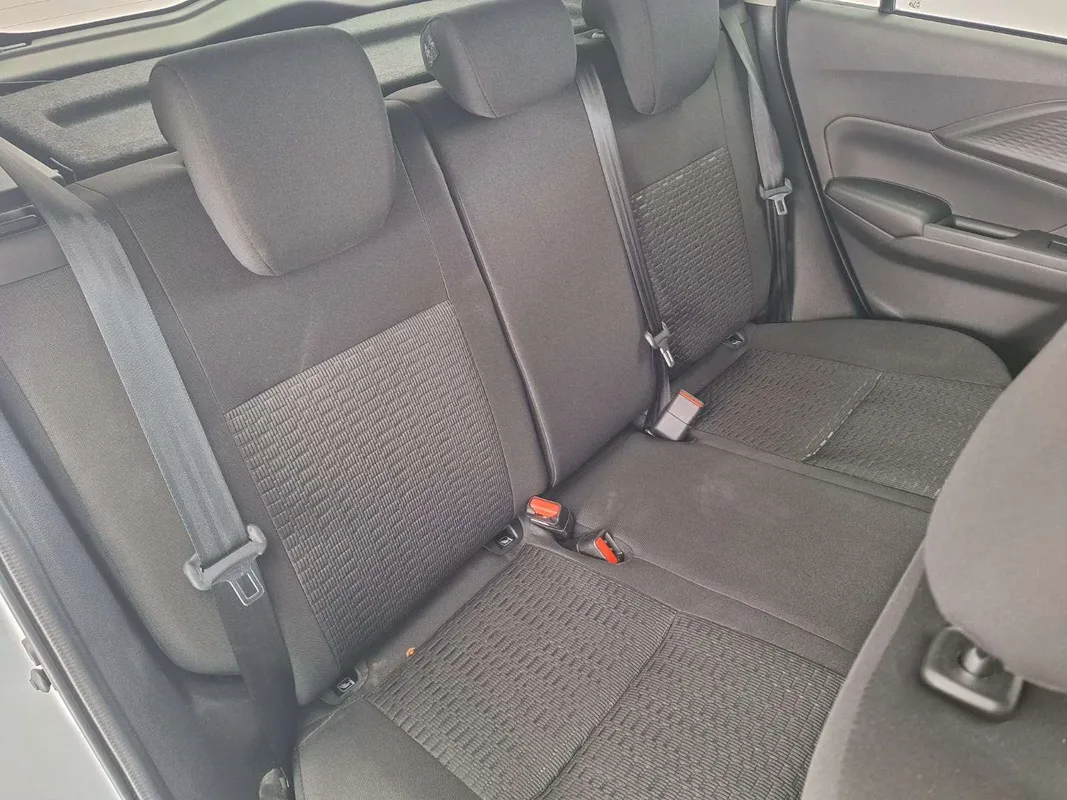 Suzuki Swift 1.2 GLX MT - Image 8