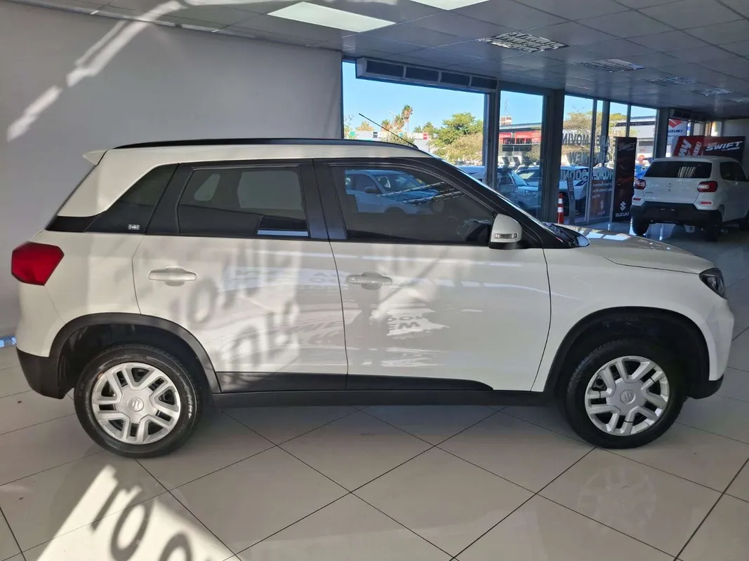 Suzuki Vitara Brezza 1.5 GL A/T - Image 2