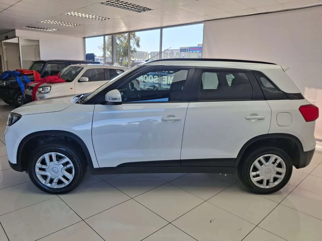 Suzuki Vitara Brezza 1.5 GL A/T - Image 5
