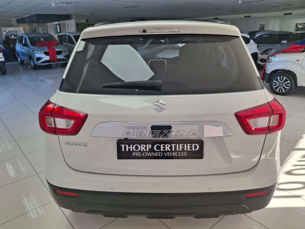 Suzuki Vitara Brezza 1.5 GL A/T - Image 8