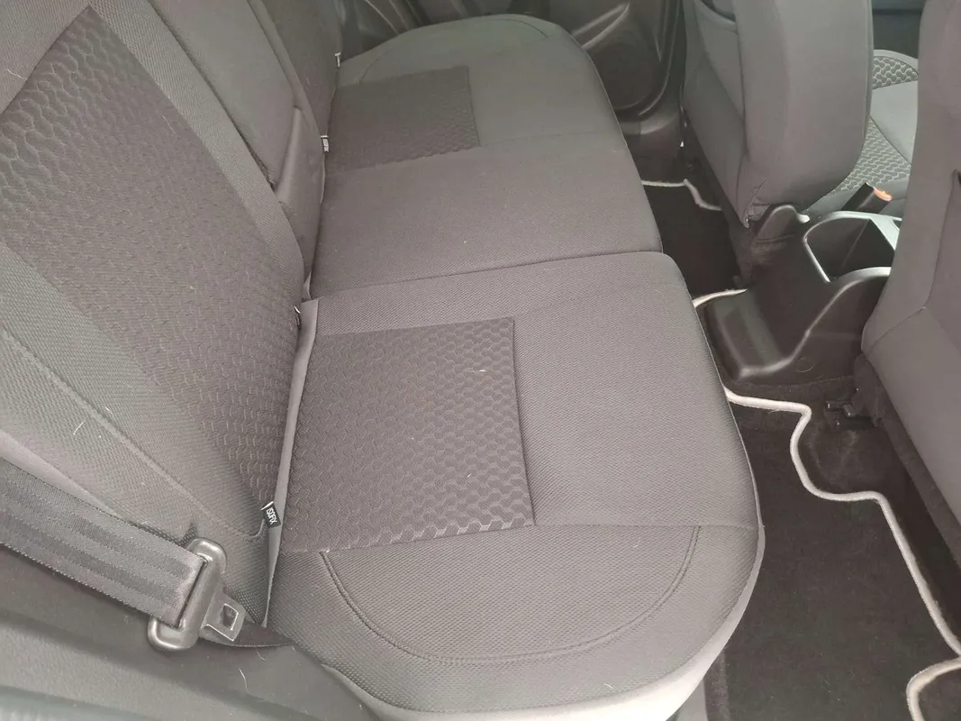 Suzuki Vitara Brezza 1.5 GL A/T - Image 10