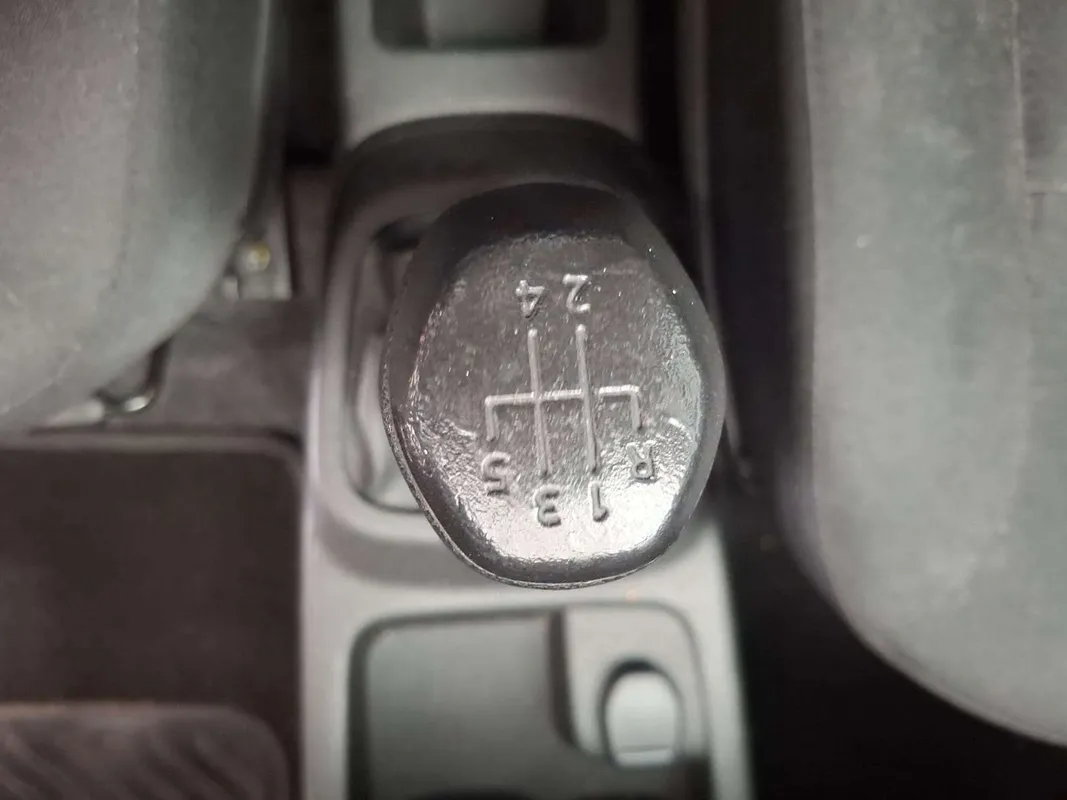 Renault Kwid 1.0 Dynamique 5DR - Image 13