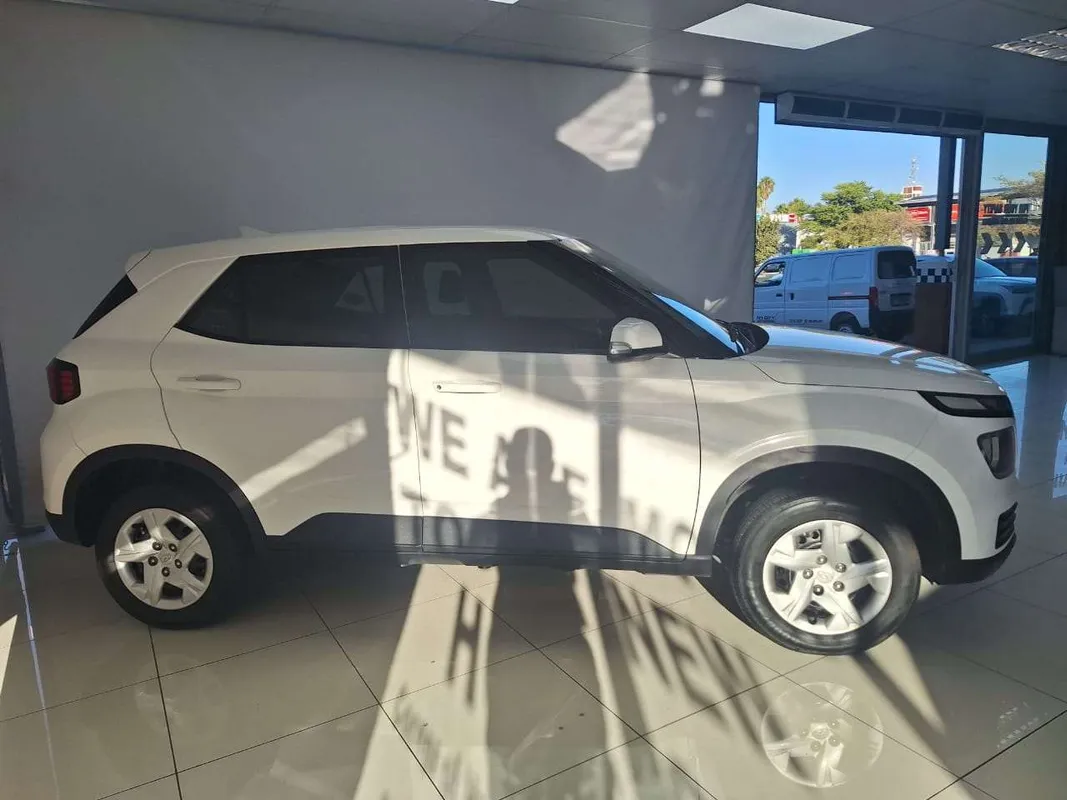 Hyundai Venue 1.2 Premium M/T - Image 2