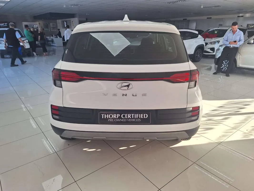Hyundai Venue 1.2 Premium M/T - Image 6