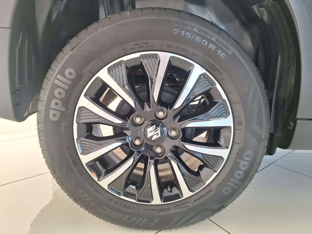 Suzuki Vitara Brezza 1.5 GLX - Image 7