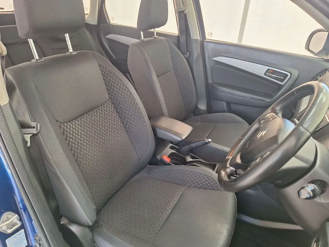 Suzuki Vitara Brezza 1.5 GLX - Image 9