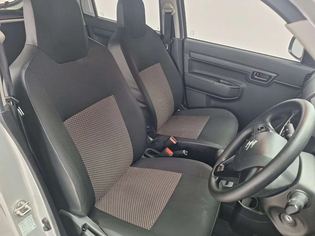 Suzuki S-Presso 1.0 GL+ AMT - Image 9