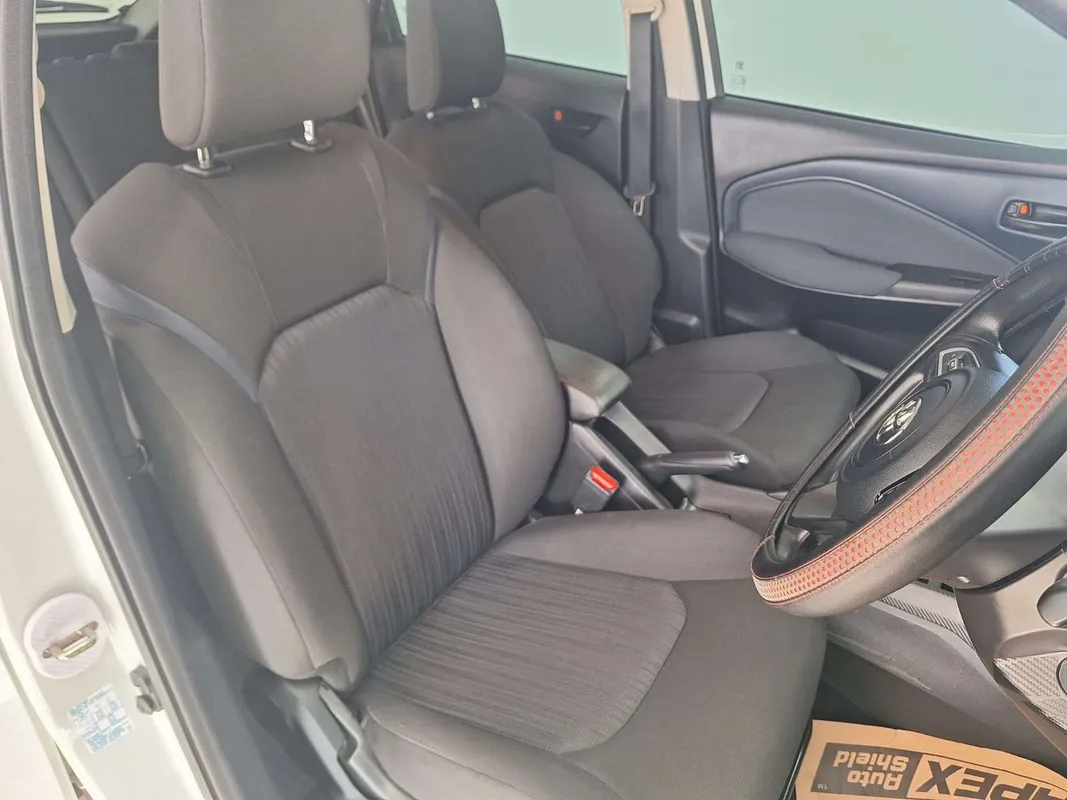 Toyota Starlet 1.5 Xi - Image 9