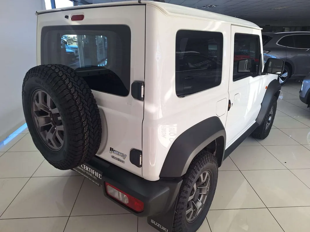 Suzuki Jimny 1.5 GLX - Image 5