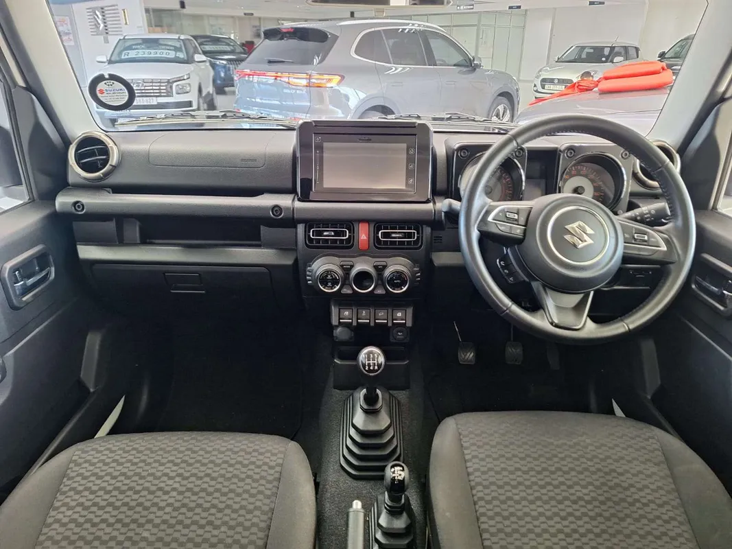 Suzuki Jimny 1.5 GLX - Image 10